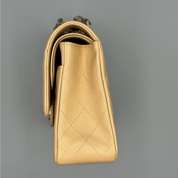 Chanel Beige Caviar Medium double flap Classic Bag - Picture 4 of 15